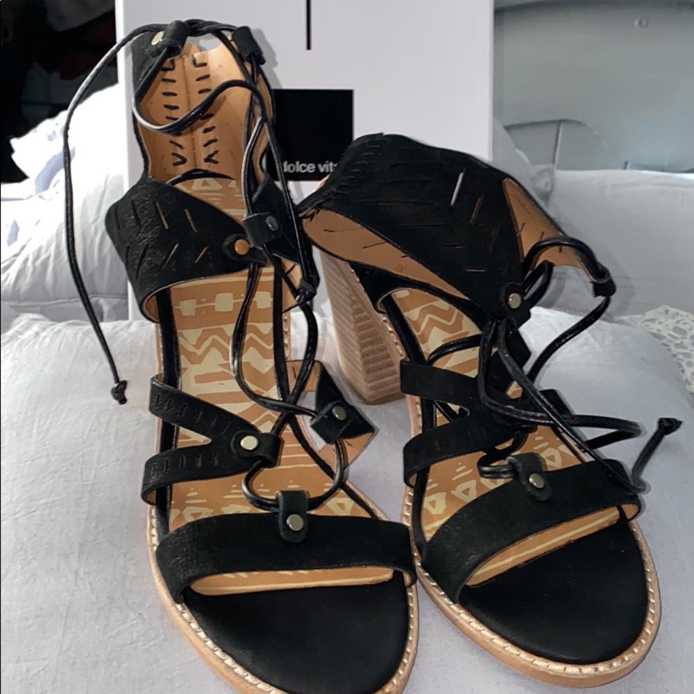 BEUTIFUL suede sandals
